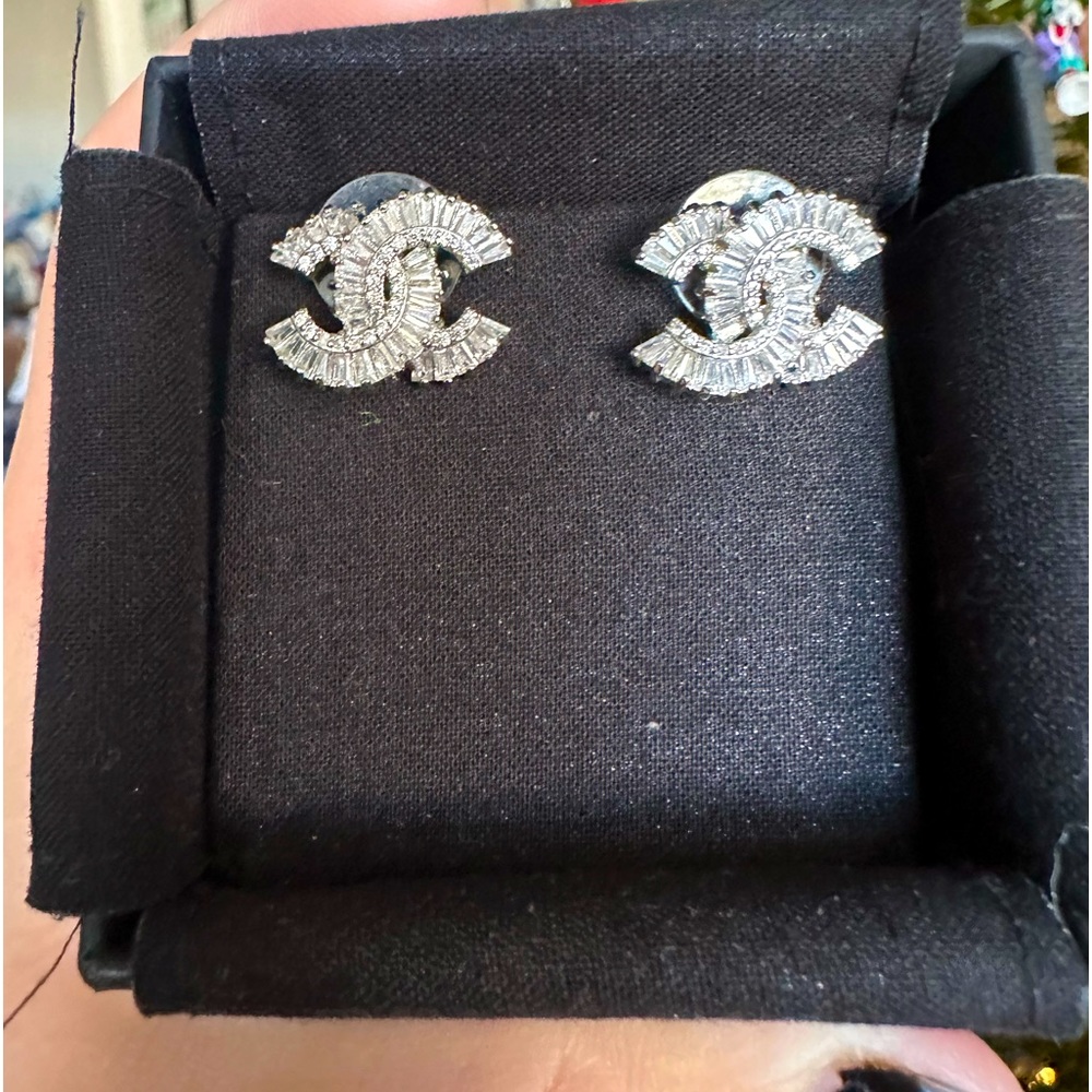 Double CC Stud Earrings